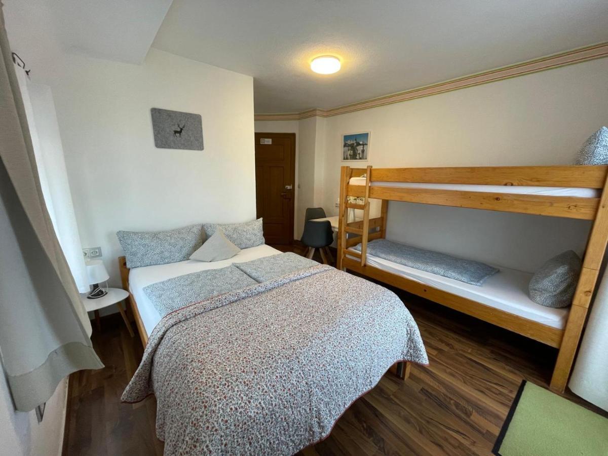 House La Neuschwanstein Blick - Budget City Hotel Фюссен Экстерьер фото